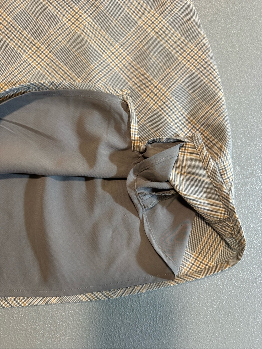 Abercrombie & Fitch Gray Tan Plaid Mini Skirt Size Small - Picture 2 of 11
